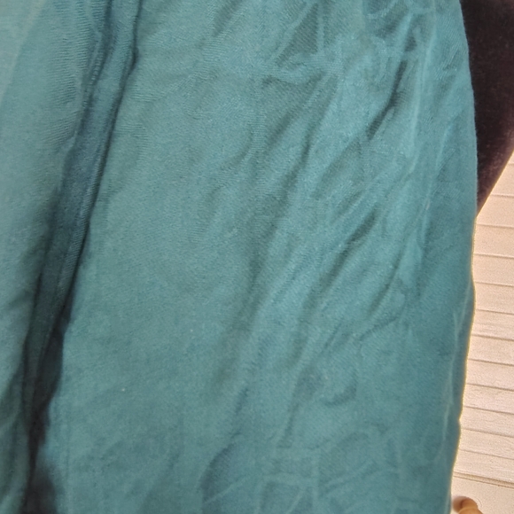 Calvin Klein Deep Teal Blue Scarf – Luxe Lightweight Wrap OS - Picture 3 of 5